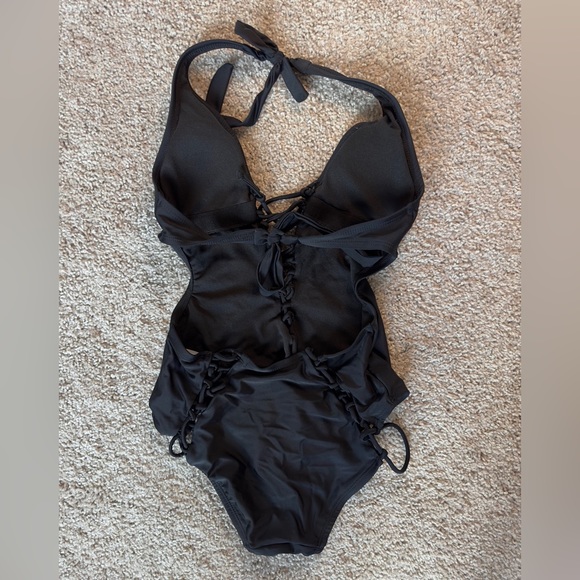 Black one piece - Picture 2 of 2